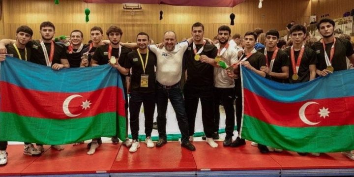 Junior Azerbaijani sumo wrestlers take seven European medals