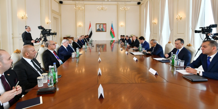 Expanded meeting of presidents of Azerbaijan and Iraq started