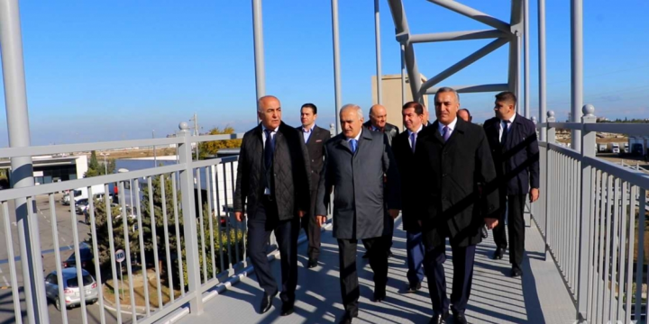 Yeni yerüstü piyada keçidi vətəndaşların istifadəsinə verilib