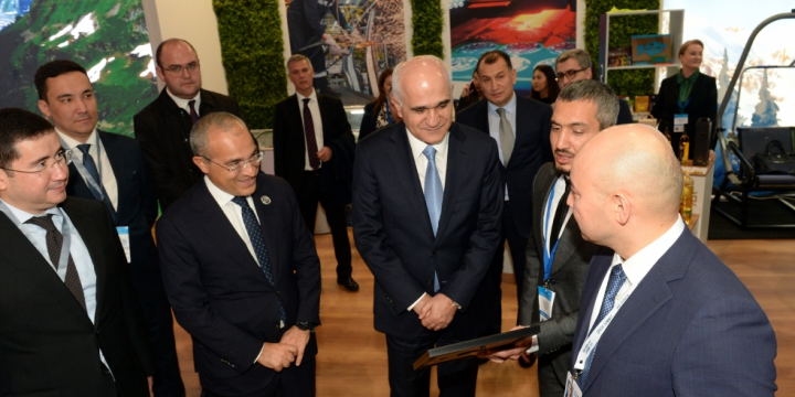 Kazakh delegation views SPECA countries’ exhibition in Baku
