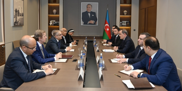Azerbaijan, Algeria discuss cooperation in multilateral formats