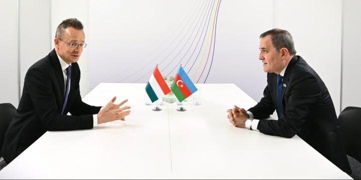 Ceyhun Bayramov Peter Siyarto ilə görüşüb