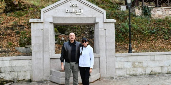 Prezident İlham Əliyev və Birinci xanım Mehriban Əliyeva Şuşada İsa bulağında olublar