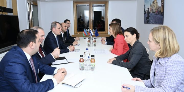 Azerbaijani FM meets with Slovenian counterpart in Brussels