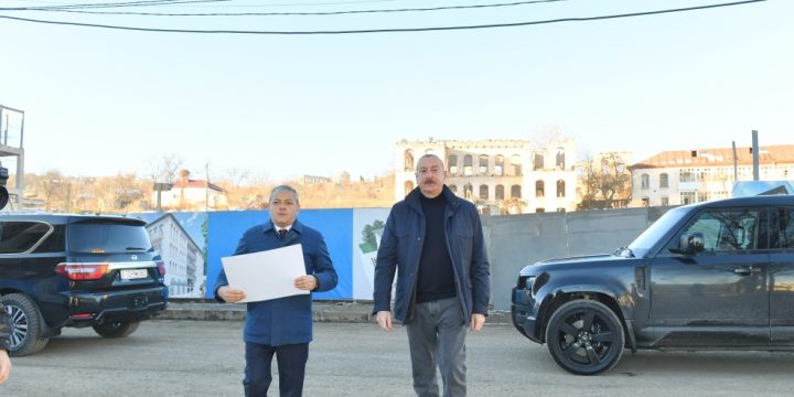 Şuşa şəhərinin Qarabağ küçəsində aparılan tikinti işləri ilə tanışlıq 