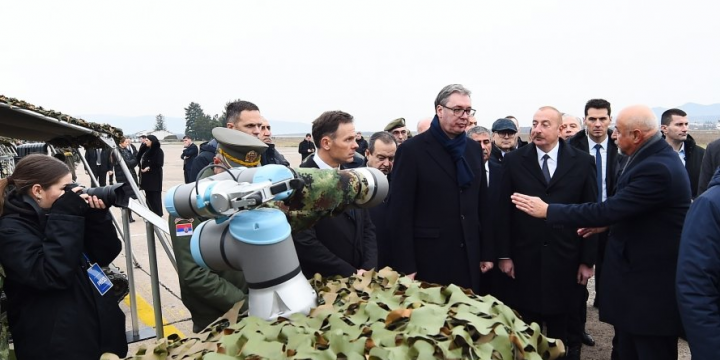 Presidents Ilham Aliyev and Aleksandar Vučić viewed military equipment