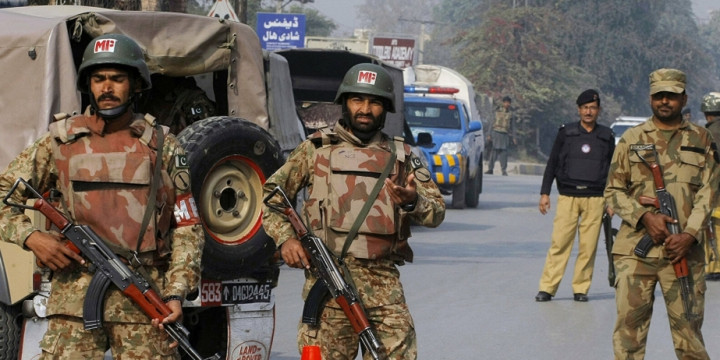 At least 23 killed in suicide attack on Pakistan army