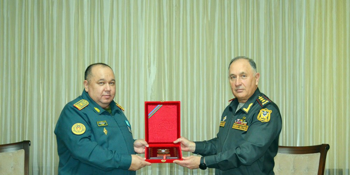 Azərbaycan və Qazaxıstan arasında hərbi əməkdaşlıq məsələləri müzakirə olunub