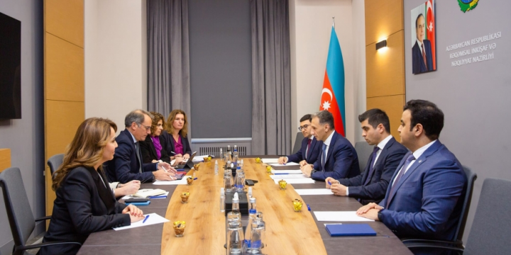 Azerbaijan, IFC discuss cooperation in transport and digital development