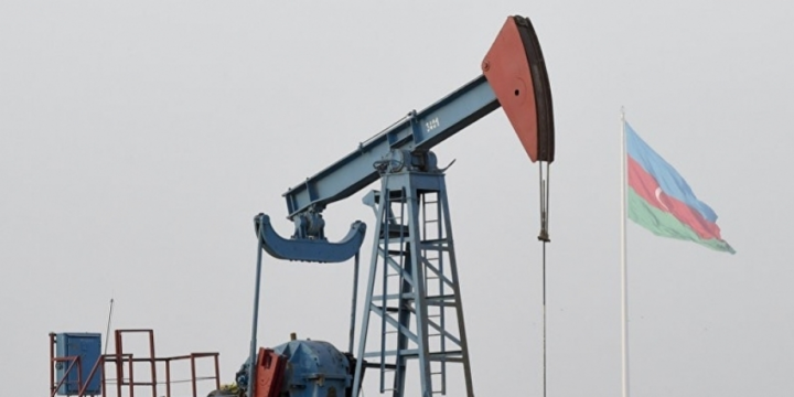 Azerbaijani oil price rises by nearly $2