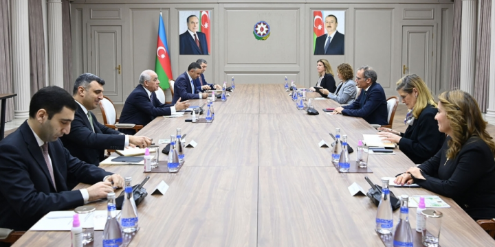 Baş nazir Əli Əsədov Beynəlxalq Maliyyə Korporasiyasının nümayəndə heyəti ilə görüşüb