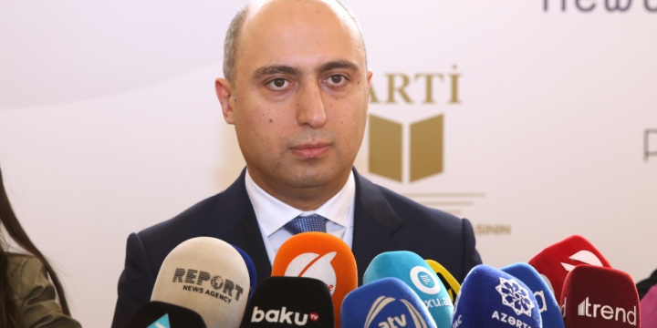 Emin Əmrullayev: Qızılca ilə bağlı hazırkı rəqəmlər pandemiya təhlükəsinin olmadığını göstərir