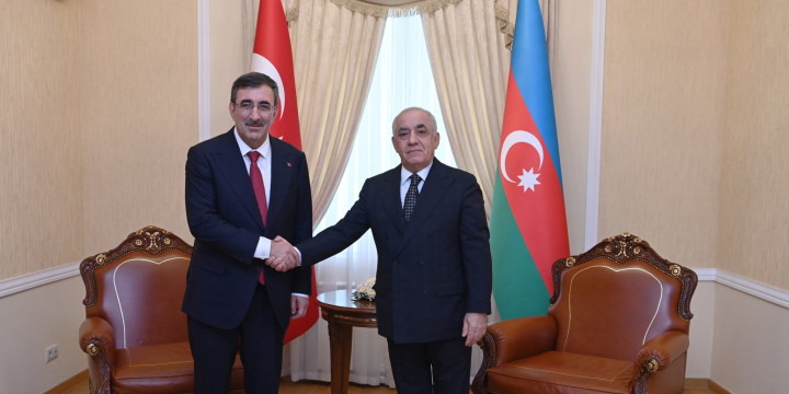 Baş nazir Əli Əsədov Türkiyənin vitse-prezidenti Cevdet Yılmazla görüşüb