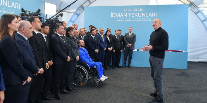 Prezident İlham Əliyev 2023-cü ilin idman yekunları ilə bağlı təşkil olunmuş mərasimdə idman ictimaiyyətinin təltif edilmiş nümayəndələri ilə görüşüb