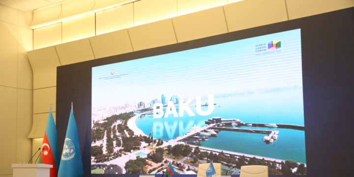 Azərbaycanın 2026-cı ildə Ümumdünya Şəhərsalma Forumuna ev sahibliyi etməsi ilə bağlı imzalanma mərasimi keçirilib