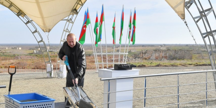 Prezident İlham Əliyev Ağdam rayonunun Salahlı Kəngərli kəndinin təməlini qoyub