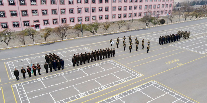 Əlahiddə Ümumqoşun Orduda zabit təkmilləşdirmə kursunun buraxılış mərasimi keçirilib