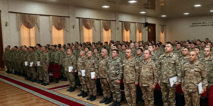 Azərbaycan Ordusunda ilin yekunu ilə əlaqədar iclaslar keçirilib