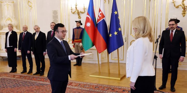 Azerbaijani ambassador presents his credentials to Slovak President
