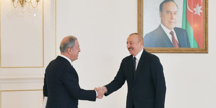 Prezident İlham Əliyev Türkiyə parlamentinin Milli müdafiə komissiyasının sədrinin rəhbərlik etdiyi nümayəndə heyətini qəbul edib