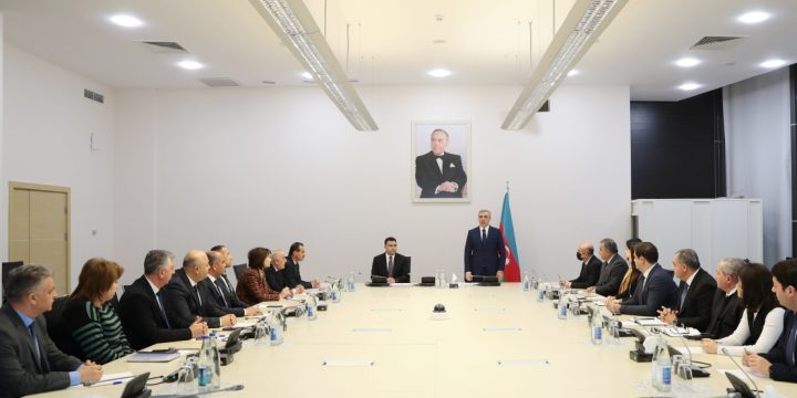 Head of Presidential Administration of Azerbaijan introduces new Chairman of Board of Seaside Boulevard Department to staff