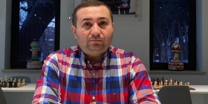 Azerbaijan’s chess trainer receives international award
