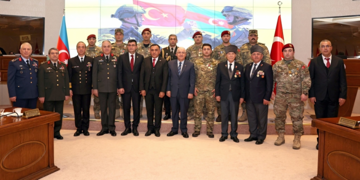 Turkish National Defense Minister meets with Azerbaijani Patriotic War veterans