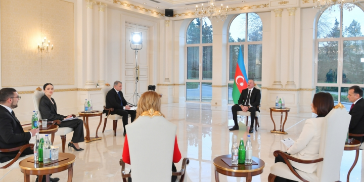 Azərbaycan Prezidenti İlham Əliyev yerli televiziya kanallarına müsahibə verib 