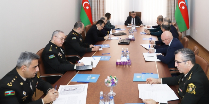 Mərkəzi Çağırış Komissiyasının iclasında yanvar çağırışı müzakirə edilib