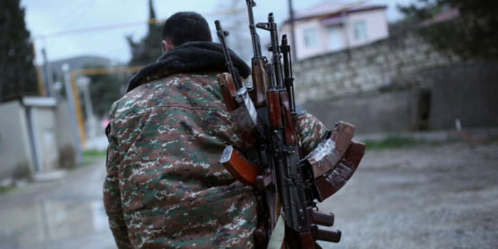 Ermənistanda hərbi müstəntiqlərə avtomat silah gəzdirmək hüququ veriləcək