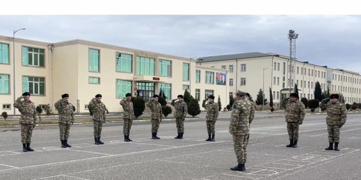 Yeni gələn çağırışçıların hərbi hissələrdə qəbulu davam edir 