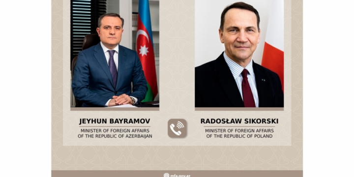 Azerbaijani, Polish FMs discuss regional issues over phone