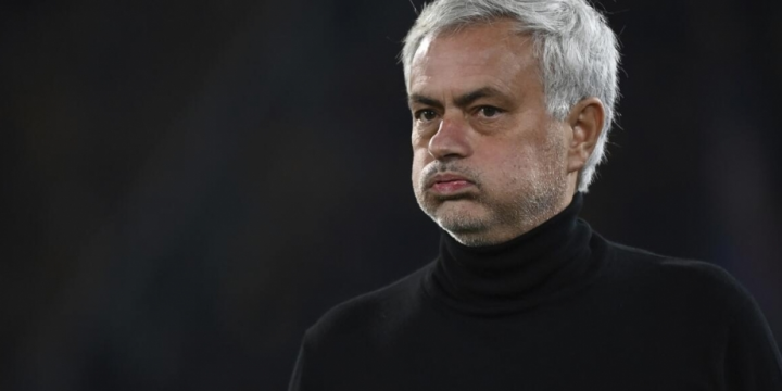 José Mourinho to leave AS Roma with immediate effect