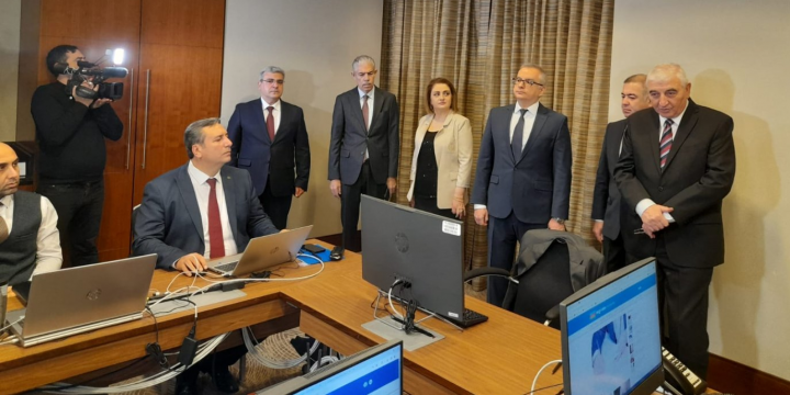 Məzahir Pənahov Mərkəzi Seçki Komissiyasının Müstəqil Media Mərkəzinə baxış keçirib