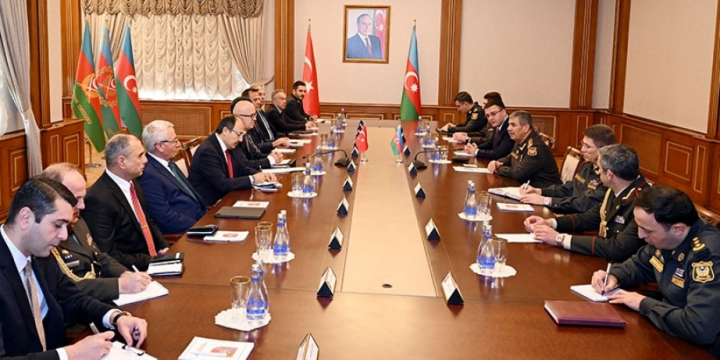 Azərbaycan və Türkiyə arasında hərbi əməkdaşlıq məsələləri müzakirə edilib