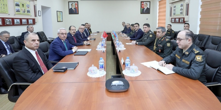 Azerbaijan, Türkiye discuss development of military-technical cooperation