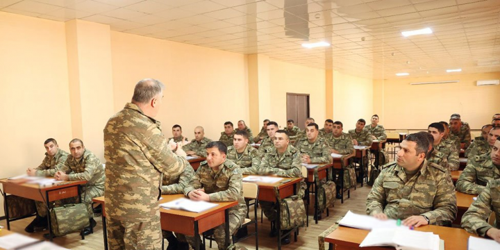 Azərbaycan Ordusunda komandir heyəti ilə toplanış keçirilir