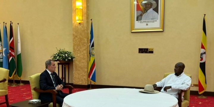 Azerbaijani FM meets with President of Uganda