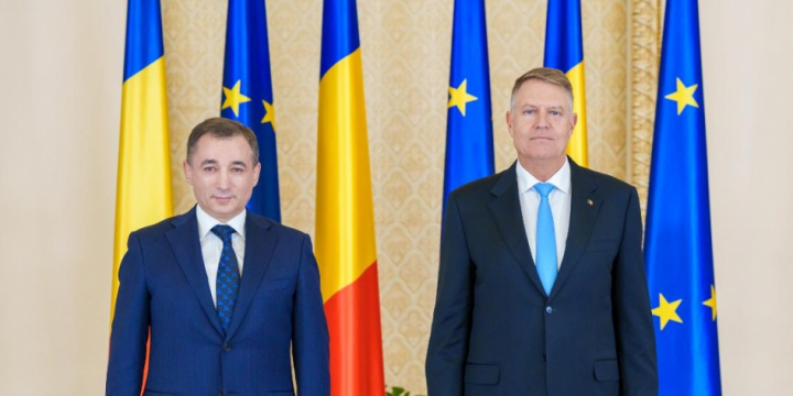 Azərbaycanın Rumıniyadakı səfiri etimadnaməsini bu ölkənin Prezidentinə təqdim edib