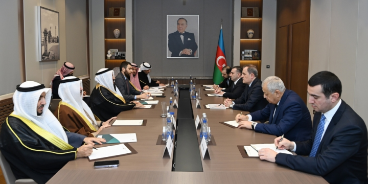 Azerbaijan, Kuwait discuss cooperation