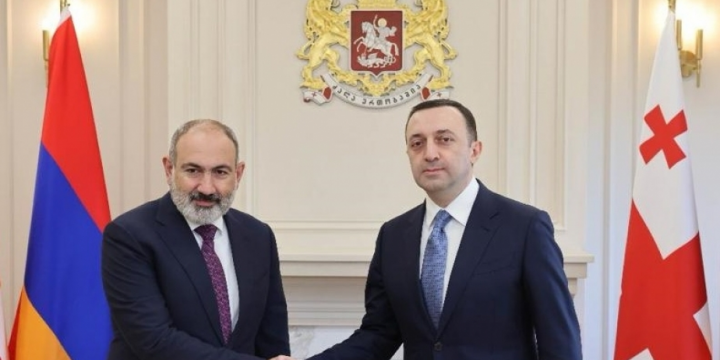 Gürcüstanın Baş naziri erməni həmkarı ilə regiondakı vəziyyəti müzakirə edib