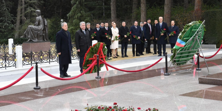 Hulusi Akar pays tribute to Great Leader Heydar Aliyev and Azerbaijani martyrs
