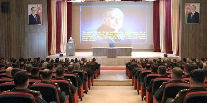 Əlahiddə Ümumqoşun Orduda müşavirə keçirilib