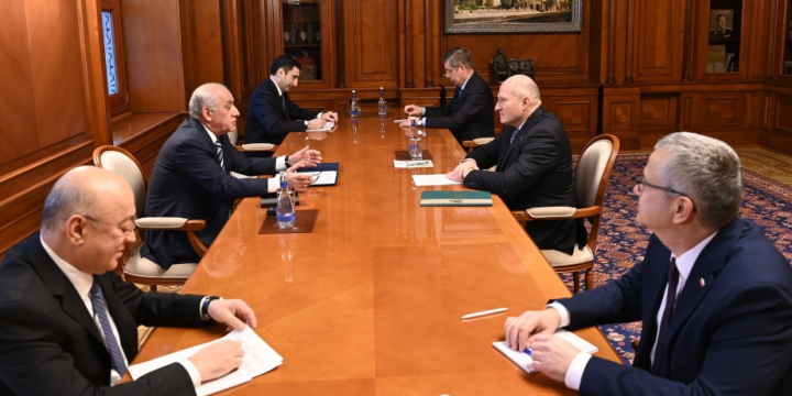 Azerbaijani PM meets with Russian Minister of Civil Defence, Emergencies and Disaster Relief