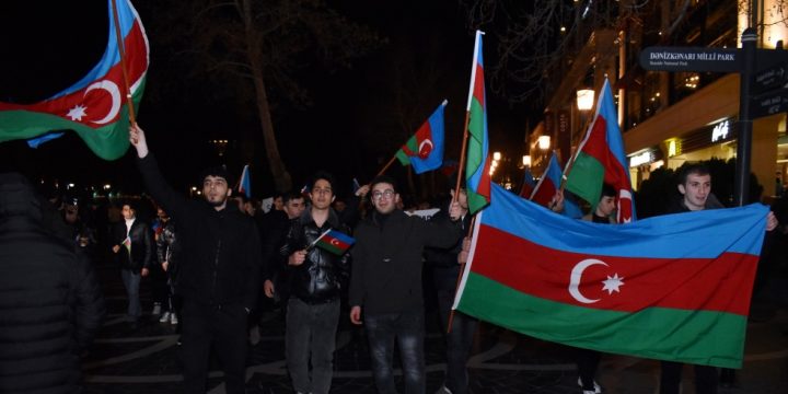 Dənizkənarı Milli Parkda Prezident İlham Əliyevin seçkilərdə inamlı qələbəsi münasibətilə yürüş keçirilir