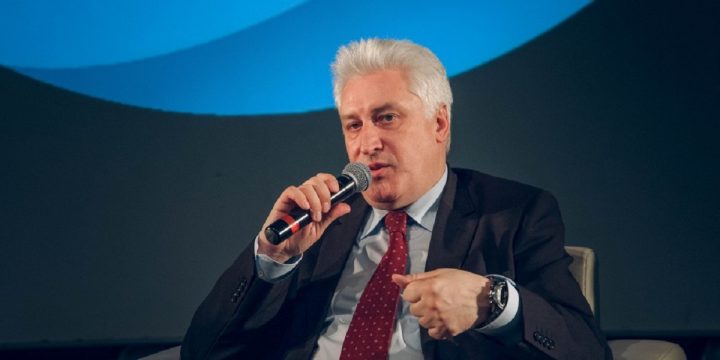 İqor Korotçenko: Fransa Cənubi Qafqaz regionundan sıxışdırılıb çıxarılan Rusiyanı əvəz etməyə başlayıb