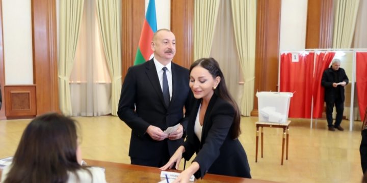President Ilham Aliyev, First Lady Mehriban Aliyeva and family members voted in Khankendi
