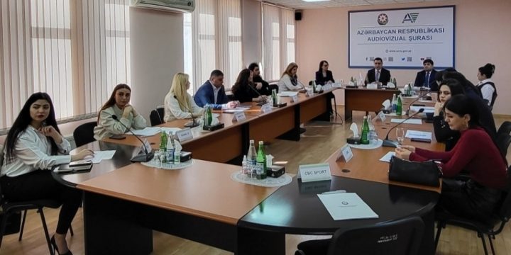 Audiovizual Şurada televiziya yayımçılarının məsul şəxsləri ilə görüş keçirilib