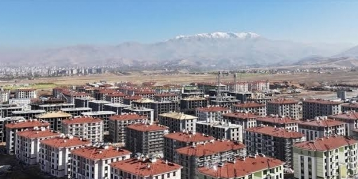Türkiyənin zəlzələ bölgəsində bir ildə 300 mindən çox ev təhvil veriləcək