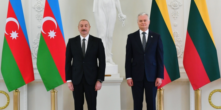 Lithuanian President congratulates President Ilham Aliyev on his victory in election